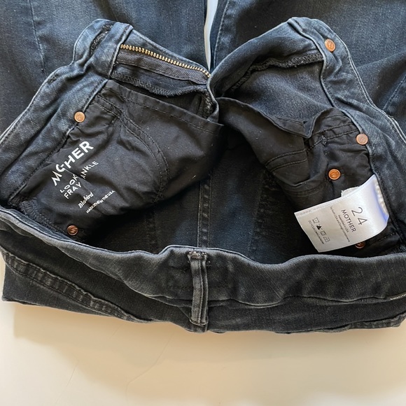 MOTHER jeans. Style is The Looker ankle fray. Color: Blackbird. GUC. Size 24. - Picture 3 of 5